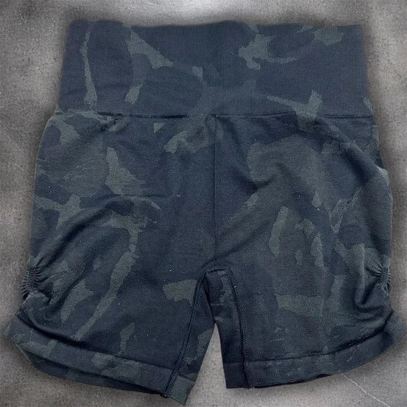 Gymshark Adapt Camo Seamless Shorts Small High Rise Gray Compression - Picture 2 of 5